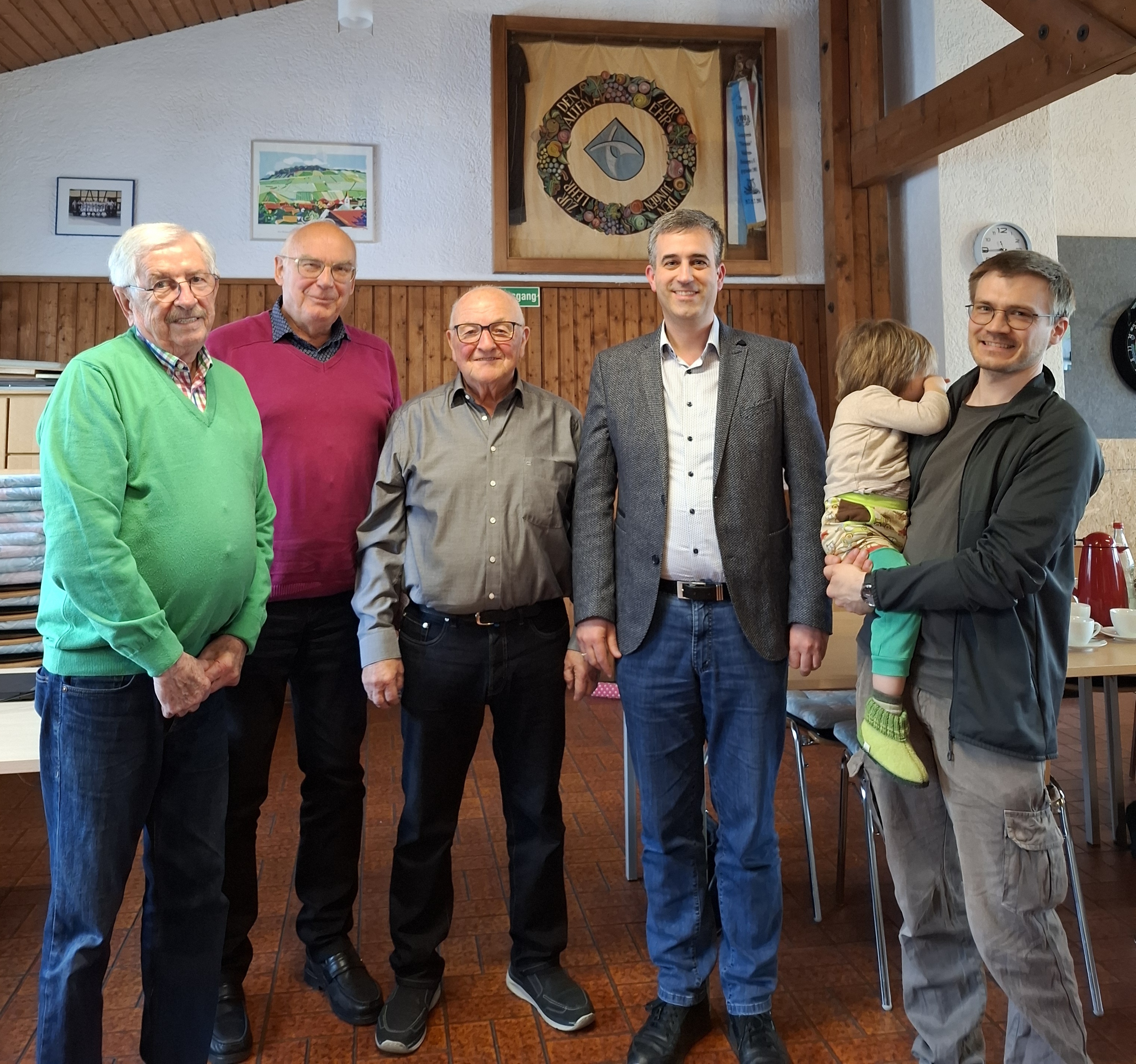 Der Frohsinn Billensbach hat nach einer längeren Vakanz eine neue Führung. Das Foto zeigt von links: den seitherigen 2. Vor- sitzenden Erhard Kranke, Schriftführer Wolfgang Seybold, neuer 2. Vorsitzender Rainer Claus, den neuen1. Vorsitzenden Jochen Hartmann und den Kassier Oliver Goroll-Bromberg. Also - mit dem Frohsinn geht es fröhlich weiter